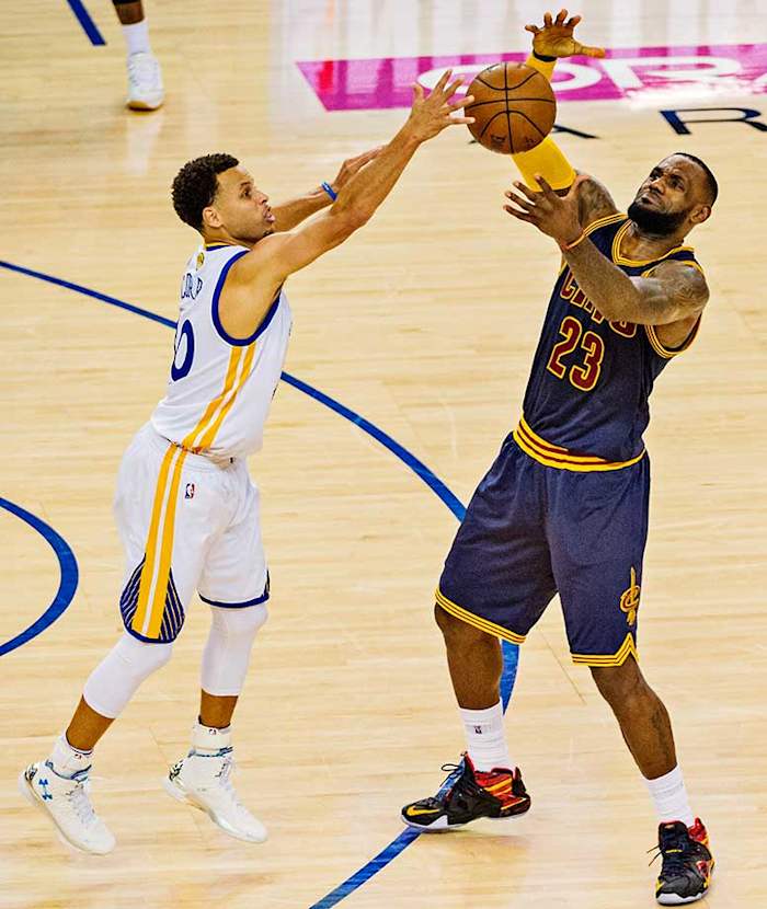 LeBron-James-Steph-Curry-25.jpg